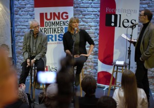 Nina Lykke og Kjartan Hjartøy møter juryelever før utdelingen